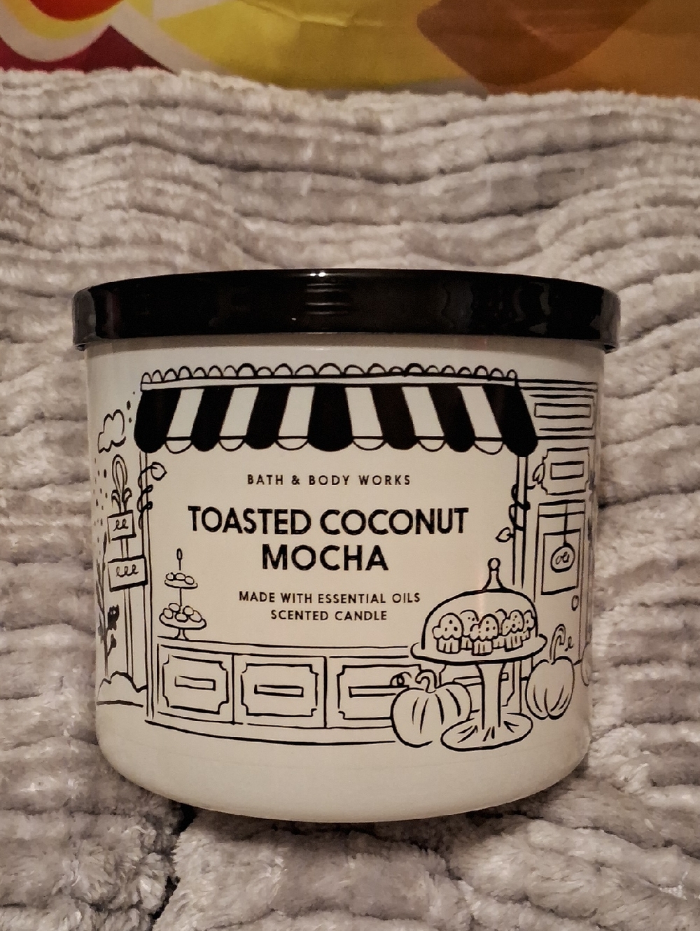 Bath & Body Works Toasted Coconut Mocha Scented Candle - White